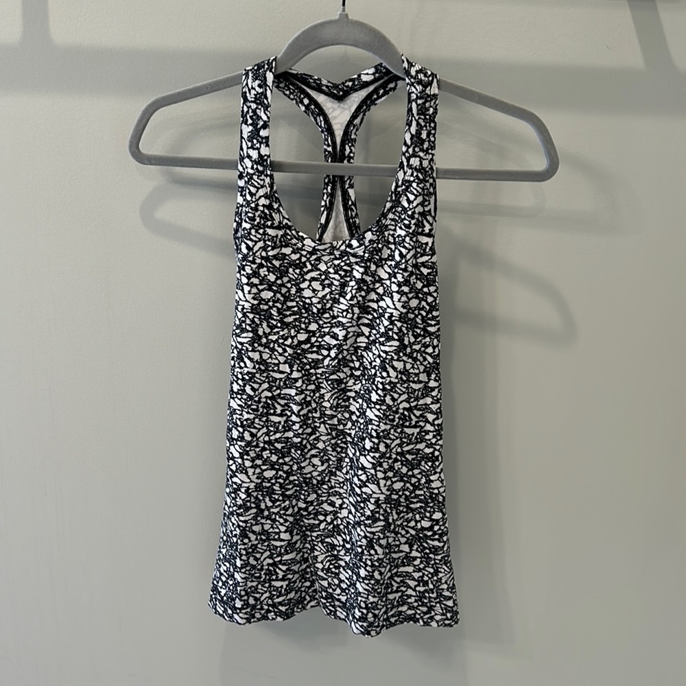 Lululemon top